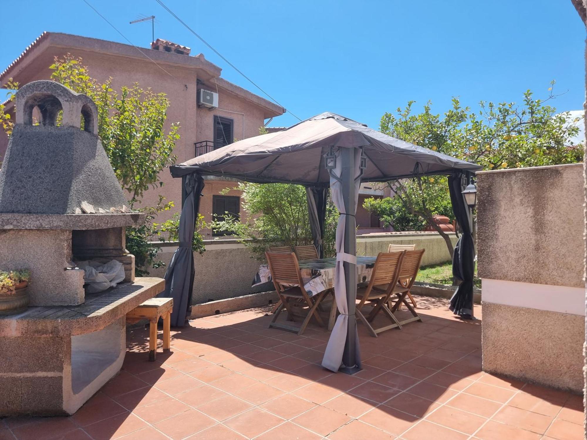 Appartamento Via Oristano Budoni Exterior foto